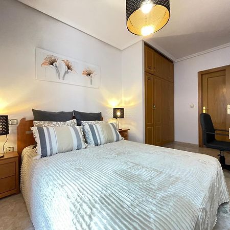 Superior La Playa! 3 Bedrooms! 2 Baths! Air Condition! Side Sea View! 또레비에하 외부 사진